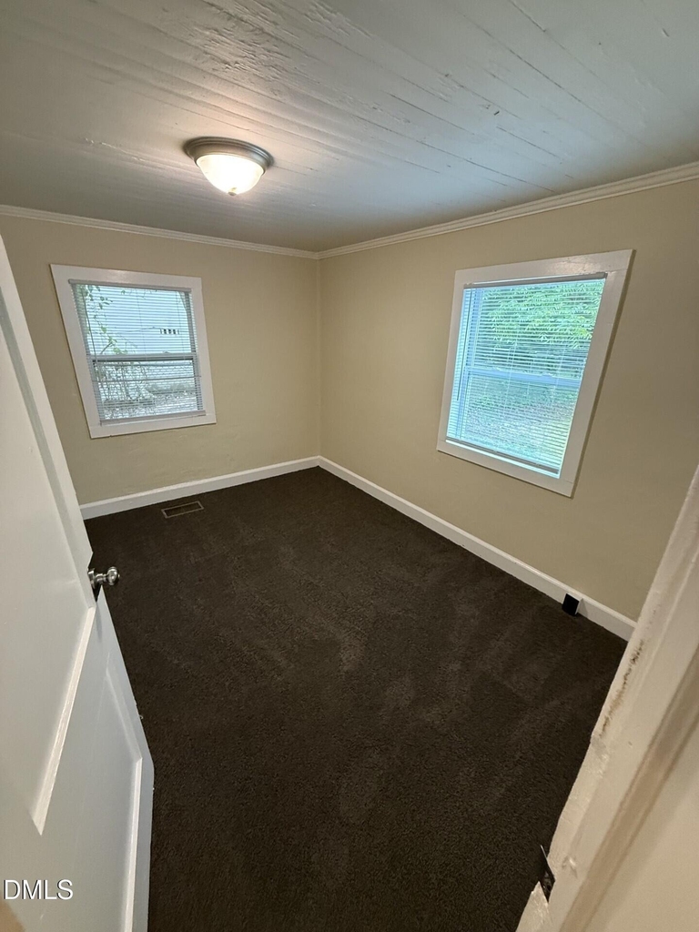 602 Bragg Street - Photo 12