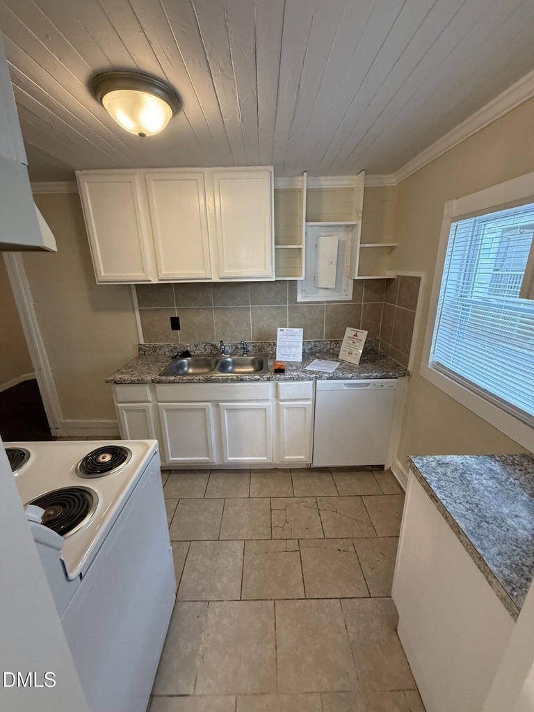 602 Bragg Street - Photo 13