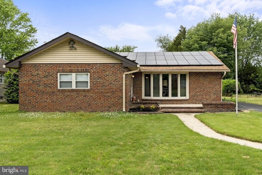 819 Mercer Street - Photo 1