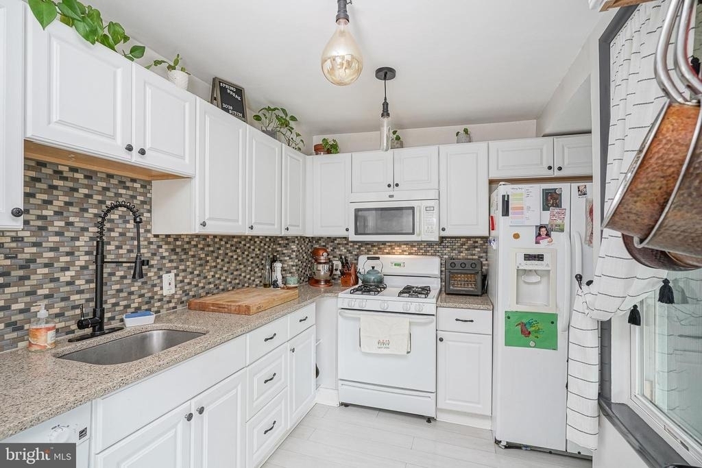 6 E Collings Avenue - Photo 11
