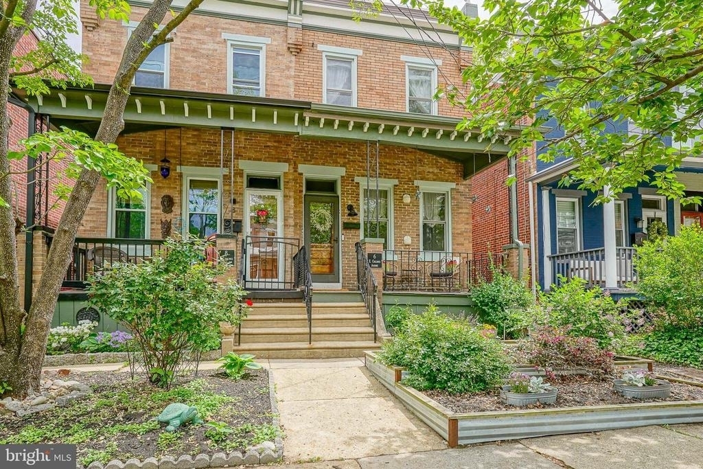 6 E Collings Avenue - Photo 0