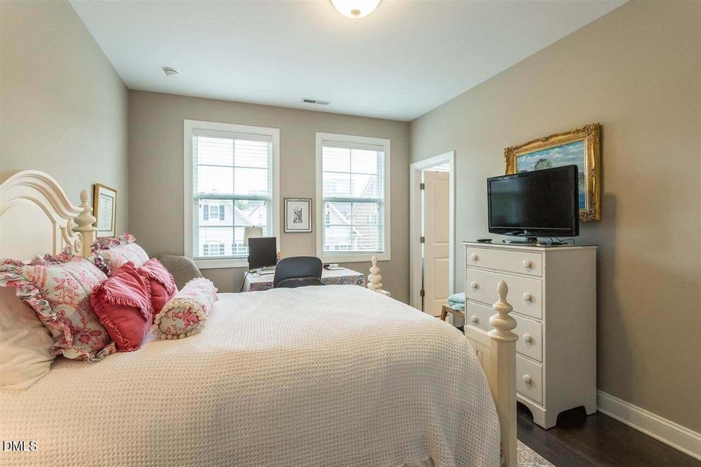225 Penley Circle - Photo 9
