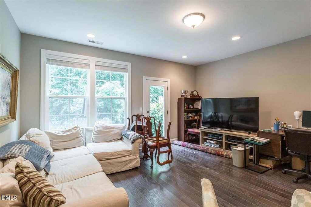 225 Penley Circle - Photo 11