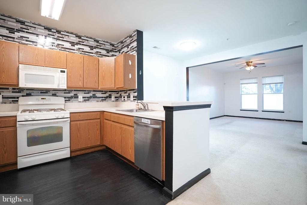 1321 Karen Boulevard - Photo 6