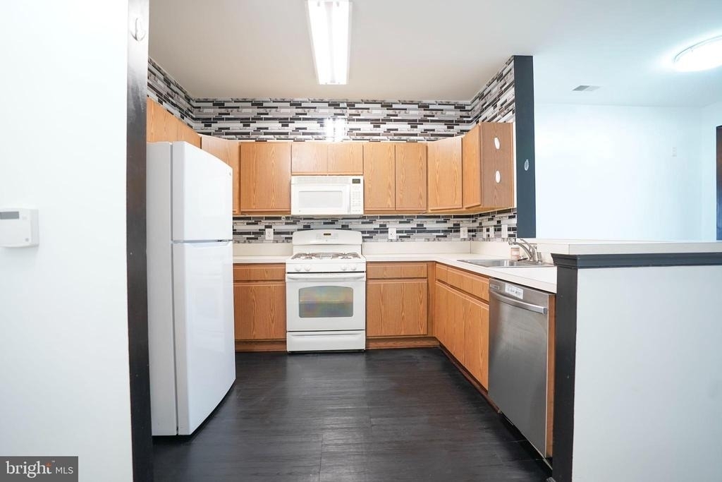 1321 Karen Boulevard - Photo 7