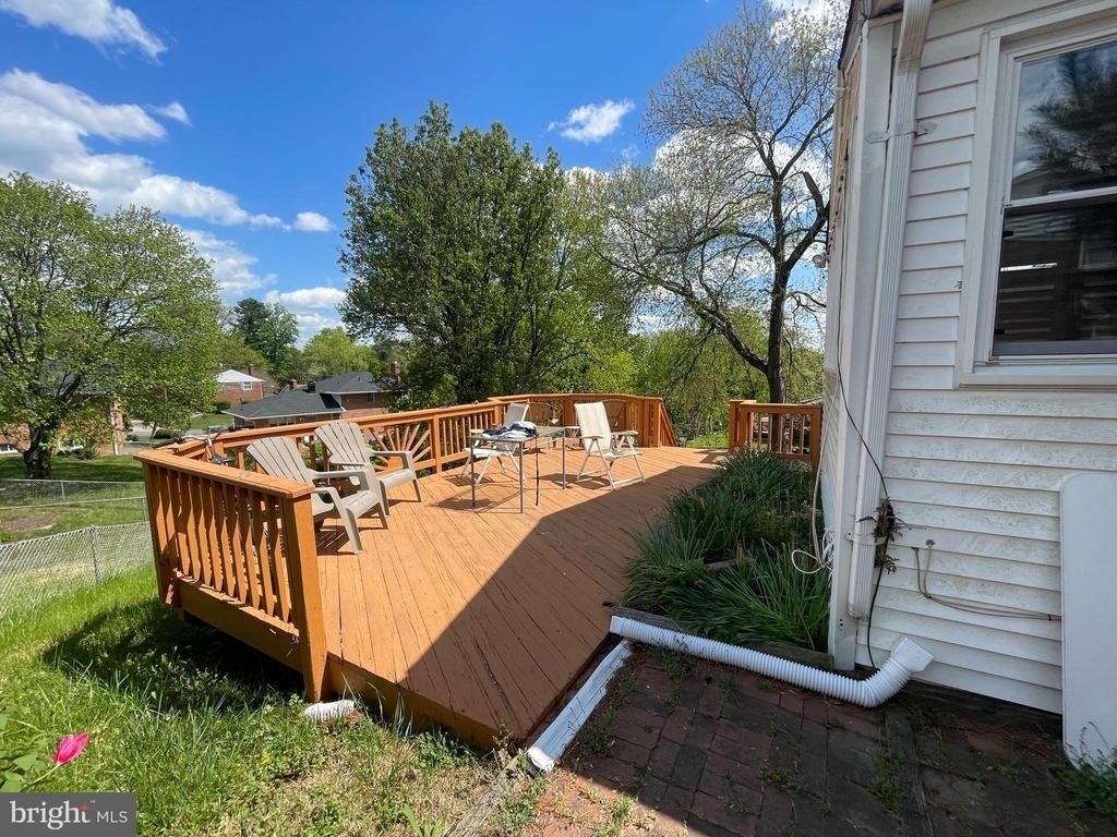 9221 Davidson Street - Photo 10