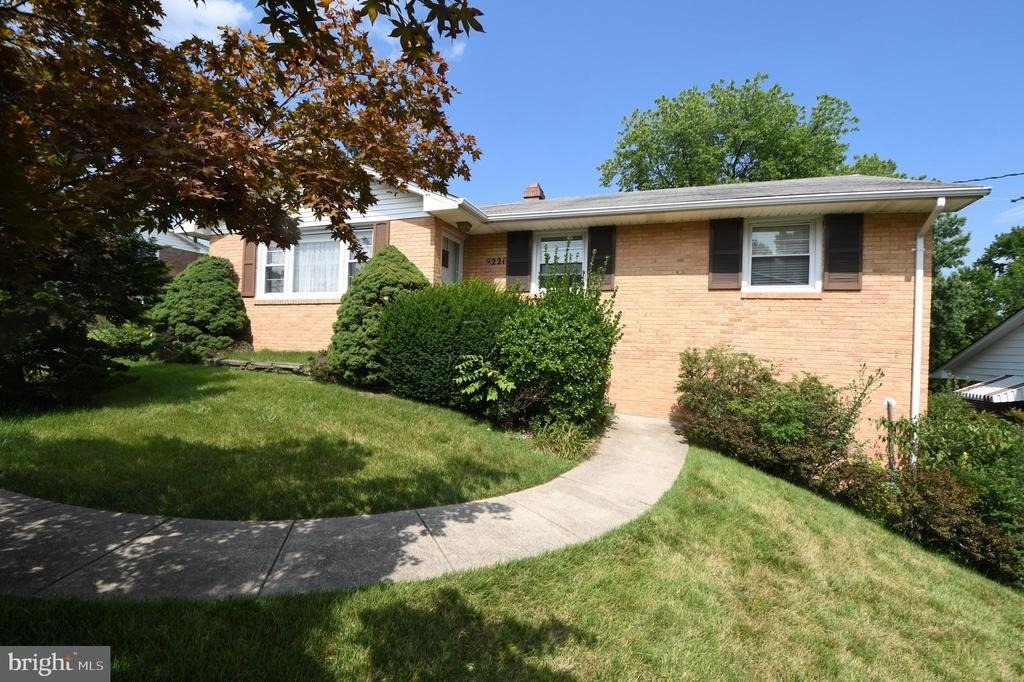 9221 Davidson Street - Photo 2