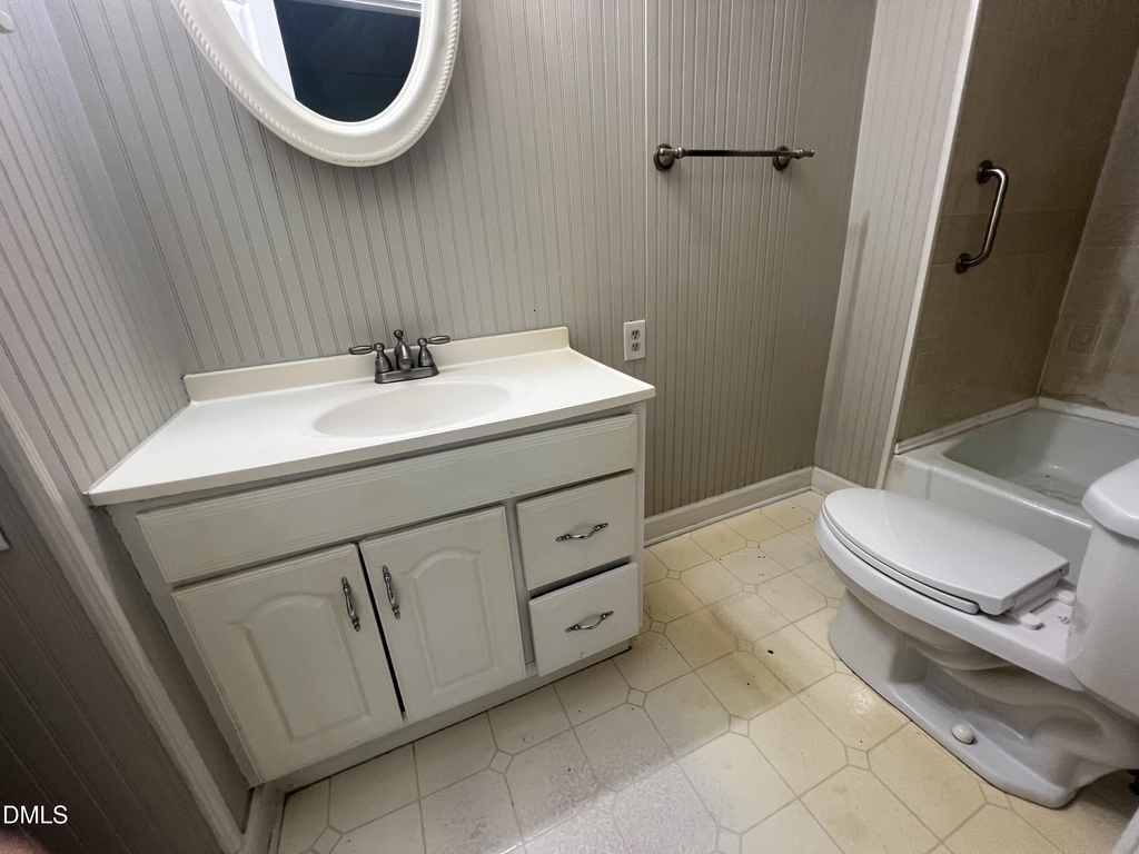 102 1/2 Ford Circle - Photo 3