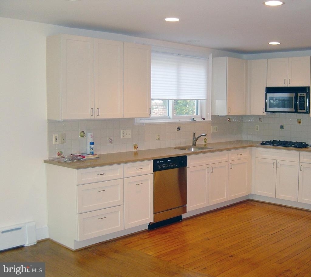 4602 Derussey Parkway - Photo 4