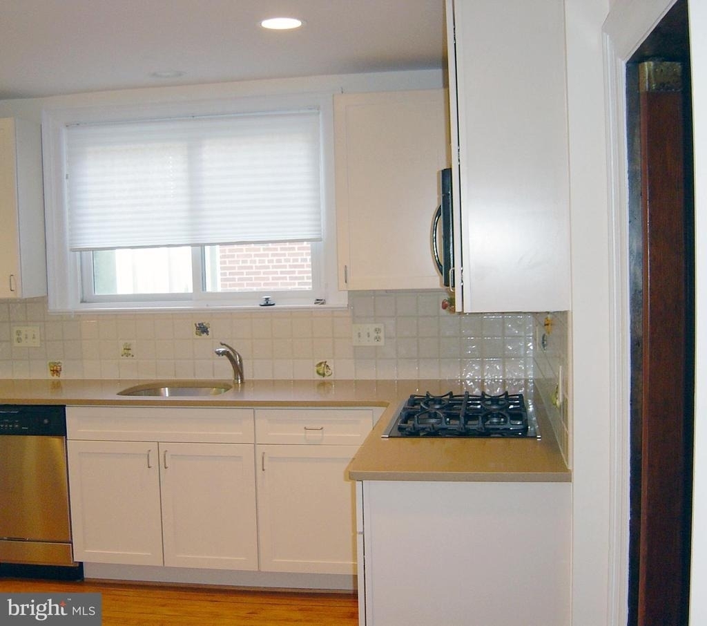 4602 Derussey Parkway - Photo 5