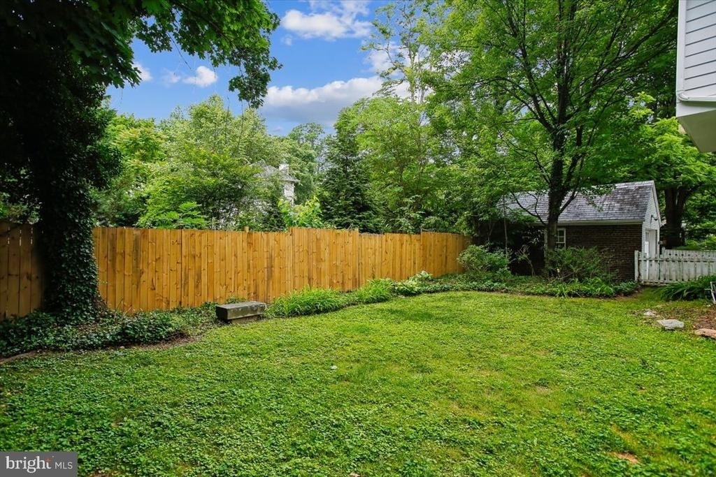 4602 Derussey Parkway - Photo 19