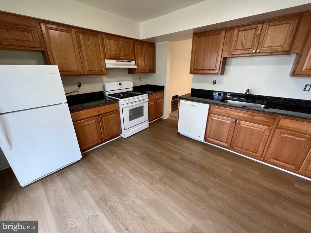 7520 Indian Hills - Photo 1