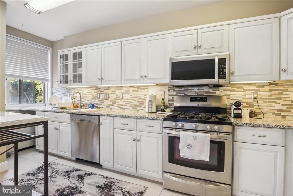 10500 Rockville Pik - Photo 2