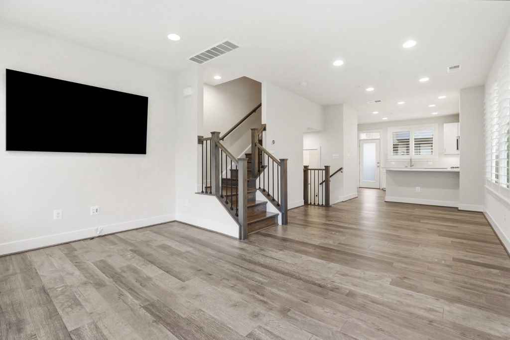 6924 Rockledge Drive - Photo 8