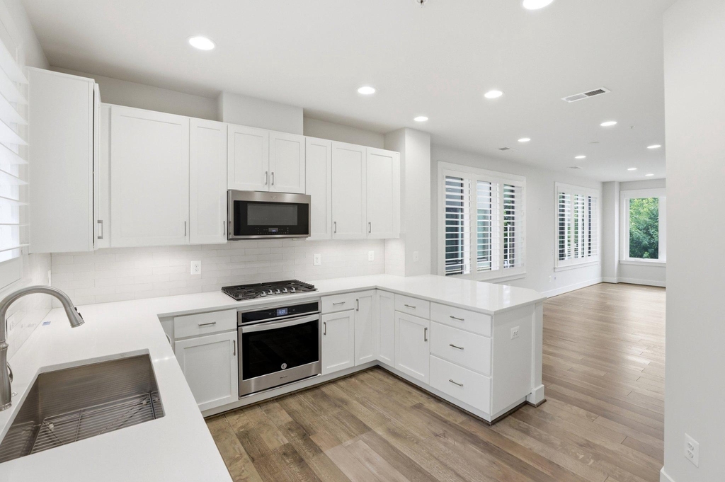 6924 Rockledge Drive - Photo 14