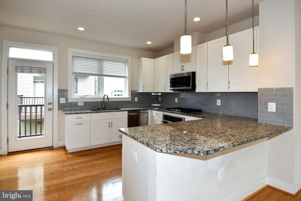 16301 Columbus Avenue - Photo 11