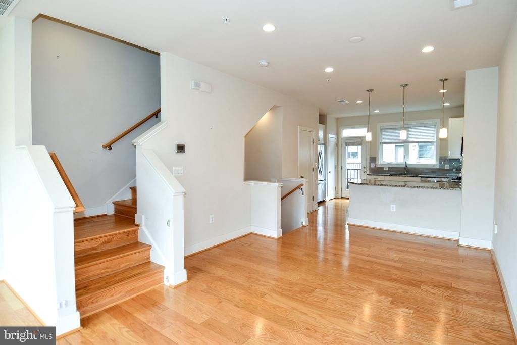 16301 Columbus Avenue - Photo 9