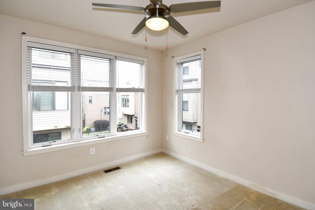 16301 Columbus Avenue - Photo 19