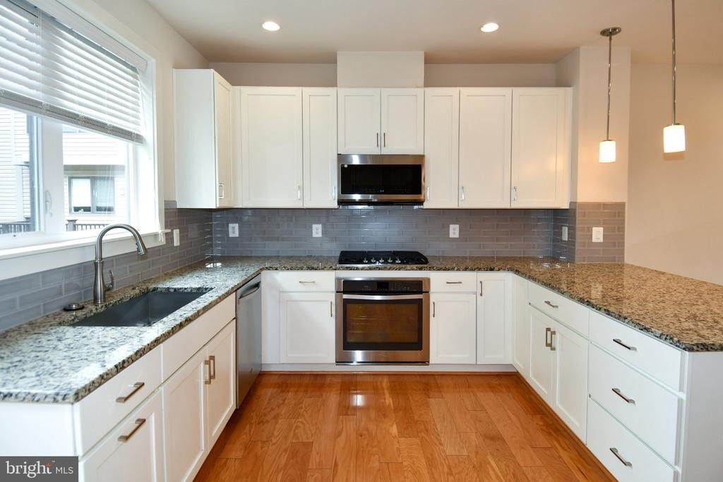 16301 Columbus Avenue - Photo 12