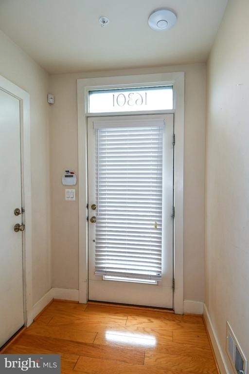 16301 Columbus Avenue - Photo 2