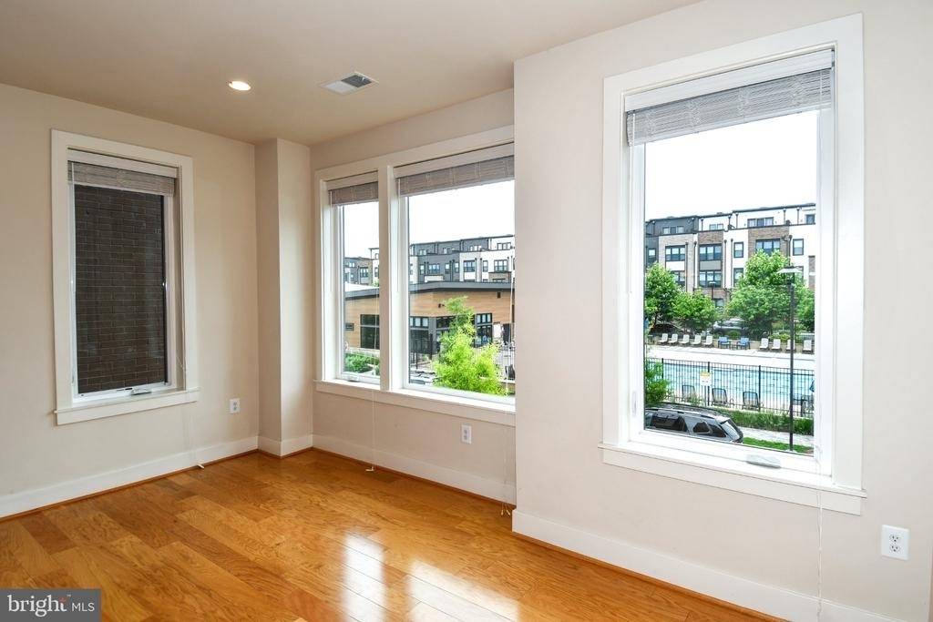 16301 Columbus Avenue - Photo 7