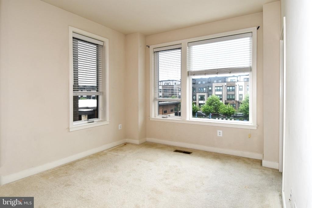 16301 Columbus Avenue - Photo 25
