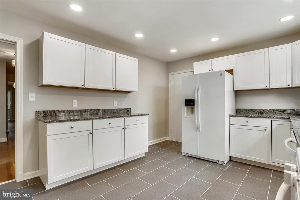 3303 Winnett Road - Photo 1
