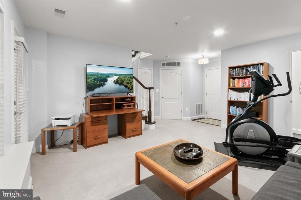 7207 Phelps Hill Court - Photo 37