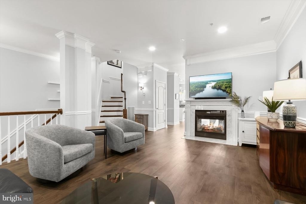 7207 Phelps Hill Court - Photo 10