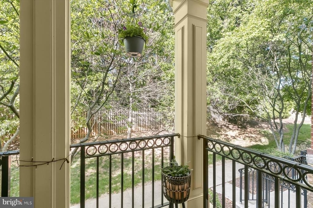 7207 Phelps Hill Court - Photo 4