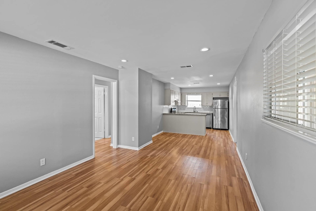 2205 Lanier Dr - Photo 2