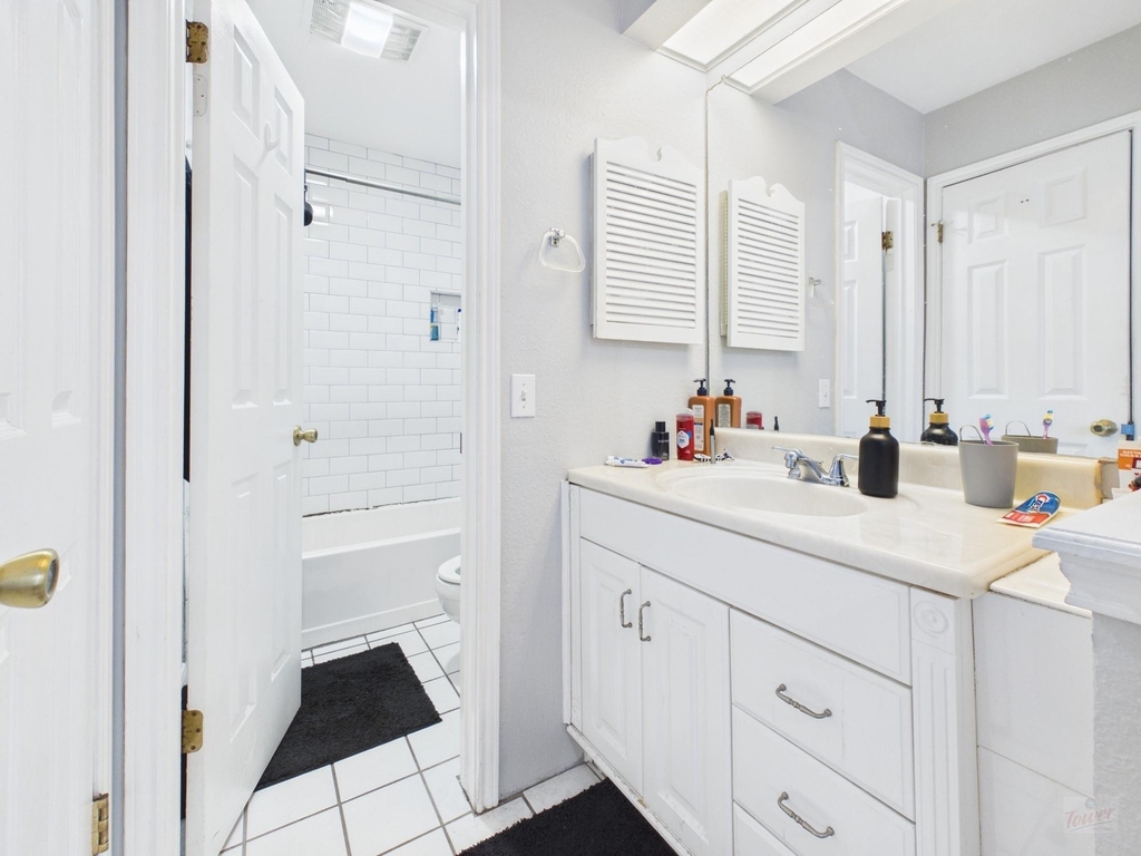 3111 Tom Green St - Photo 9