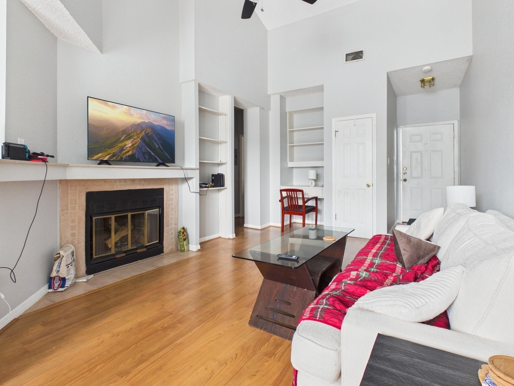 3111 Tom Green St - Photo 2