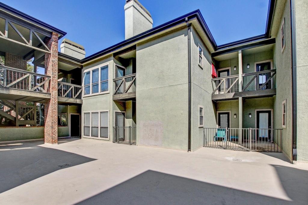 807 W 25th St - Photo 20