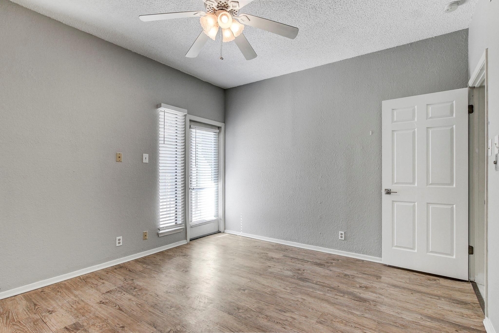 807 W 25th St - Photo 13