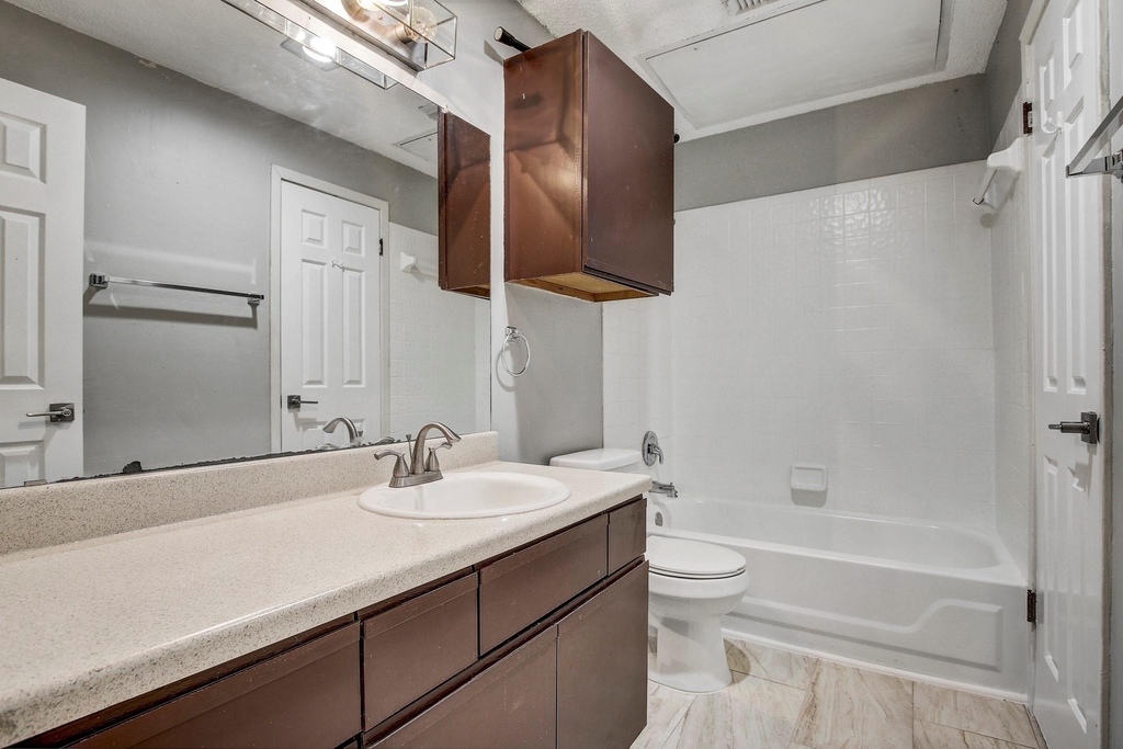 807 W 25th St - Photo 15