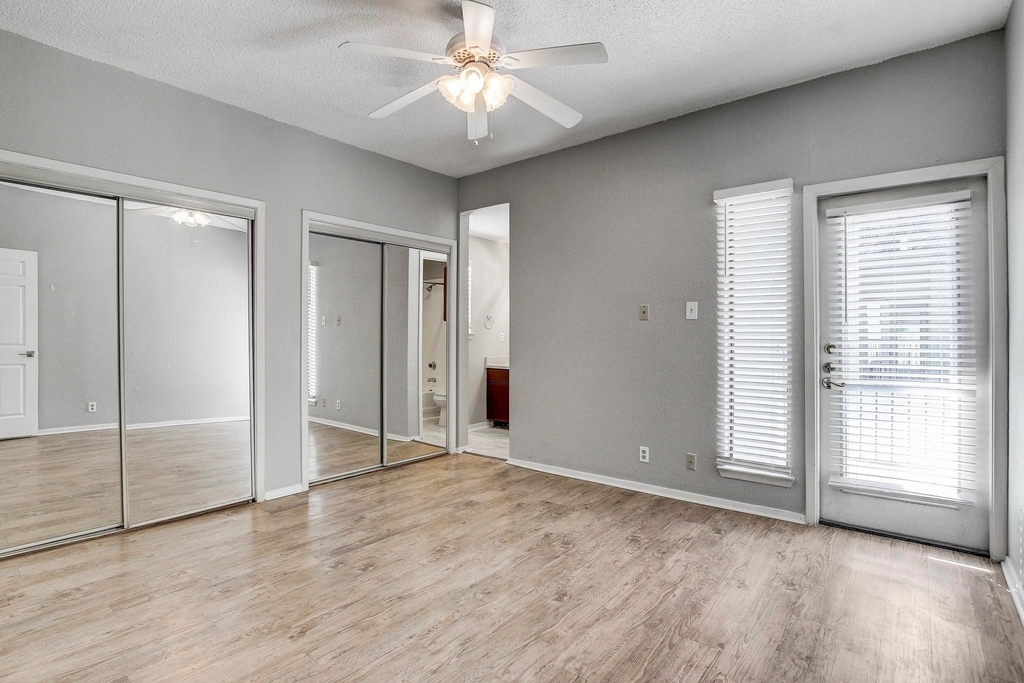 807 W 25th St - Photo 11