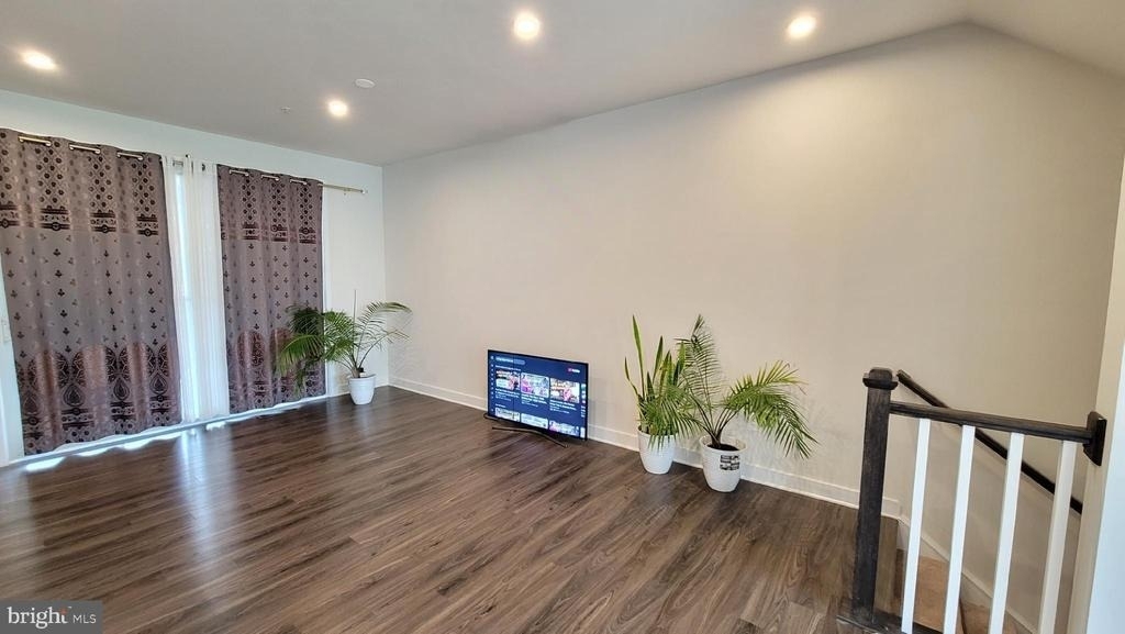 8663 Shady Pines Drive - Photo 5