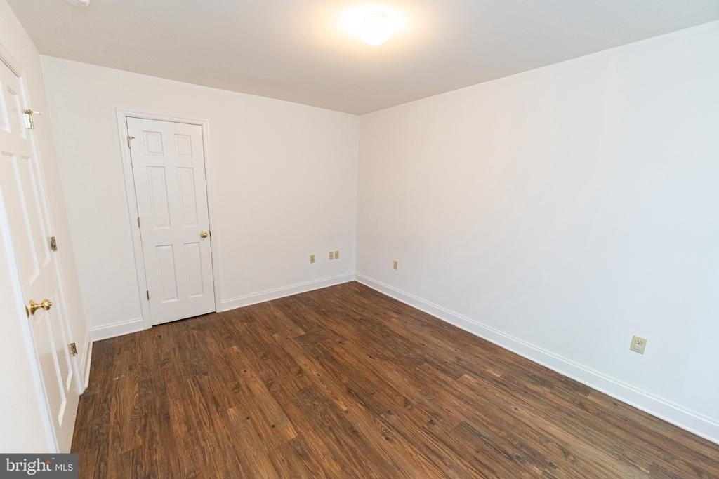 802 Travers Street - Photo 27