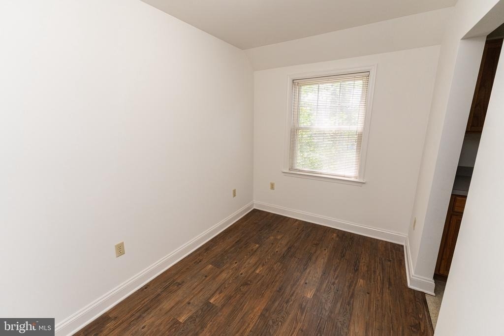 802 Travers Street - Photo 12