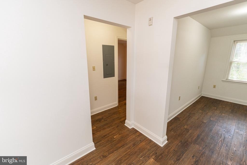 802 Travers Street - Photo 18
