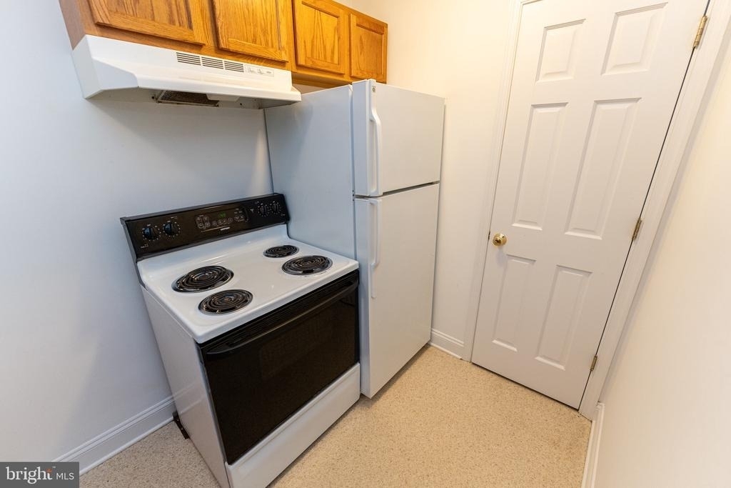 802 Travers Street - Photo 16