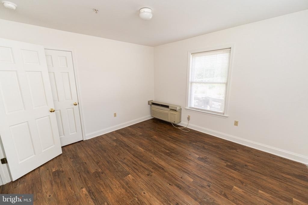 804 Travers Street - Photo 22