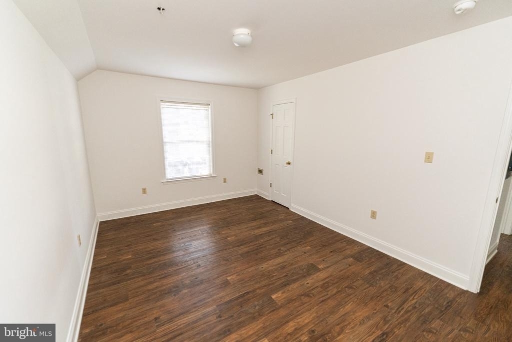804 Travers Street - Photo 16