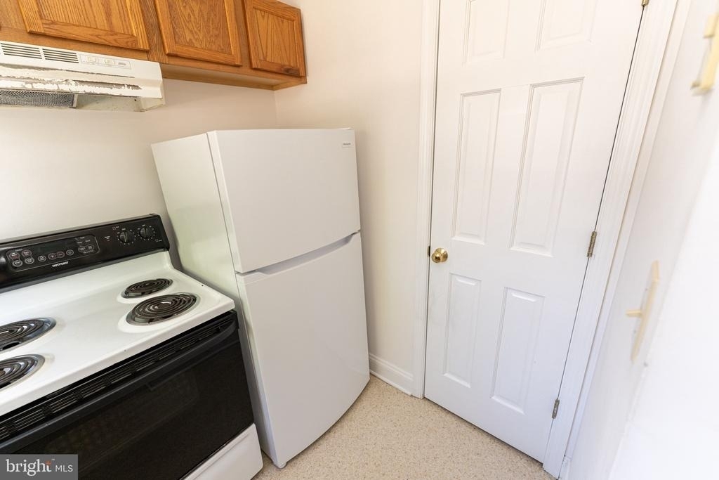 804 Travers Street - Photo 10