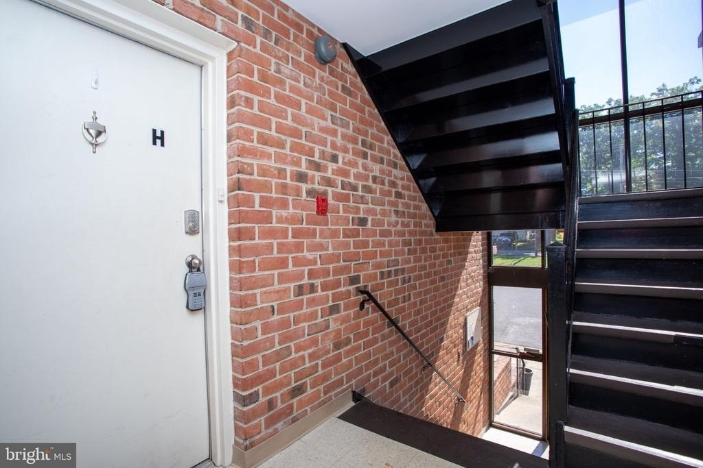 327 Saint Marys Avenue - Photo 18