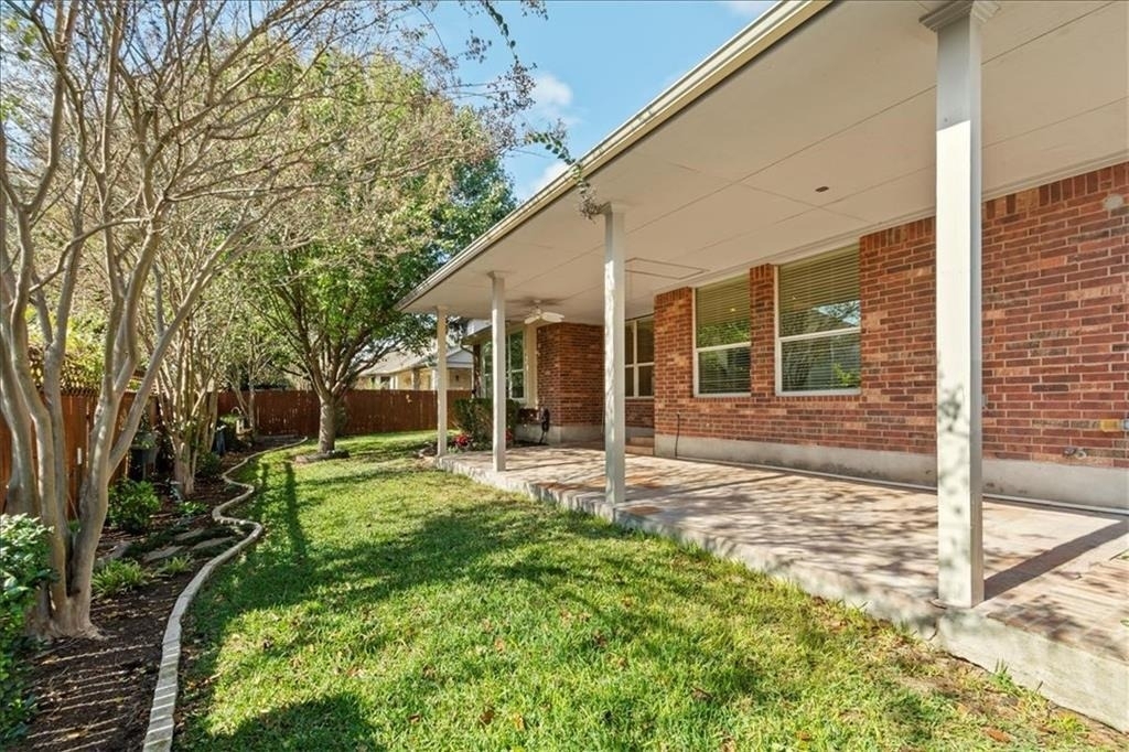 2405 Speidel Dr - Photo 33