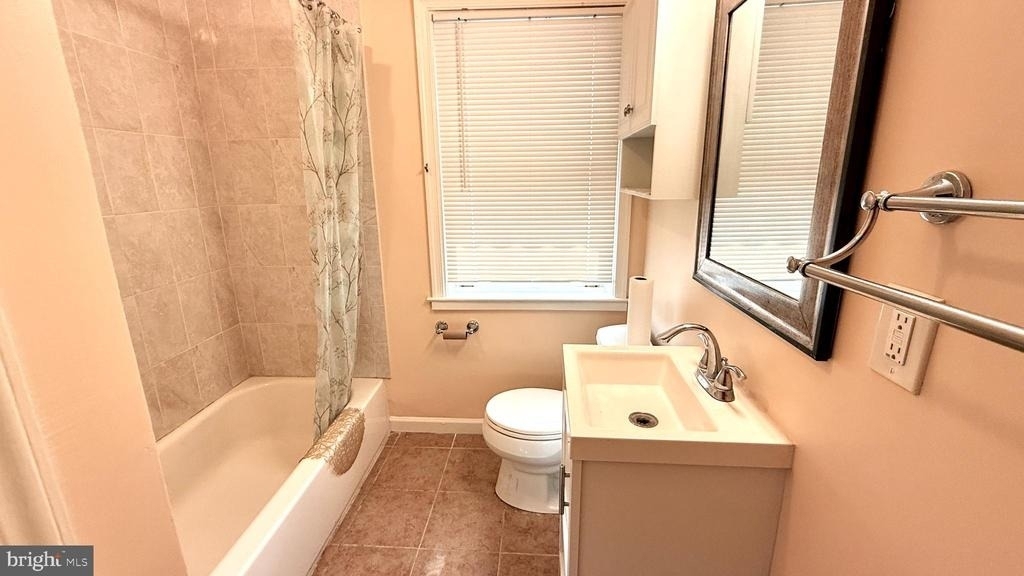 1717 Northview Road - Photo 2