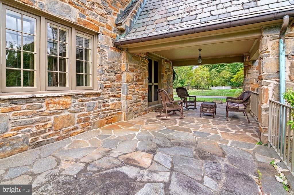 7704 Crossland Road - Photo 51