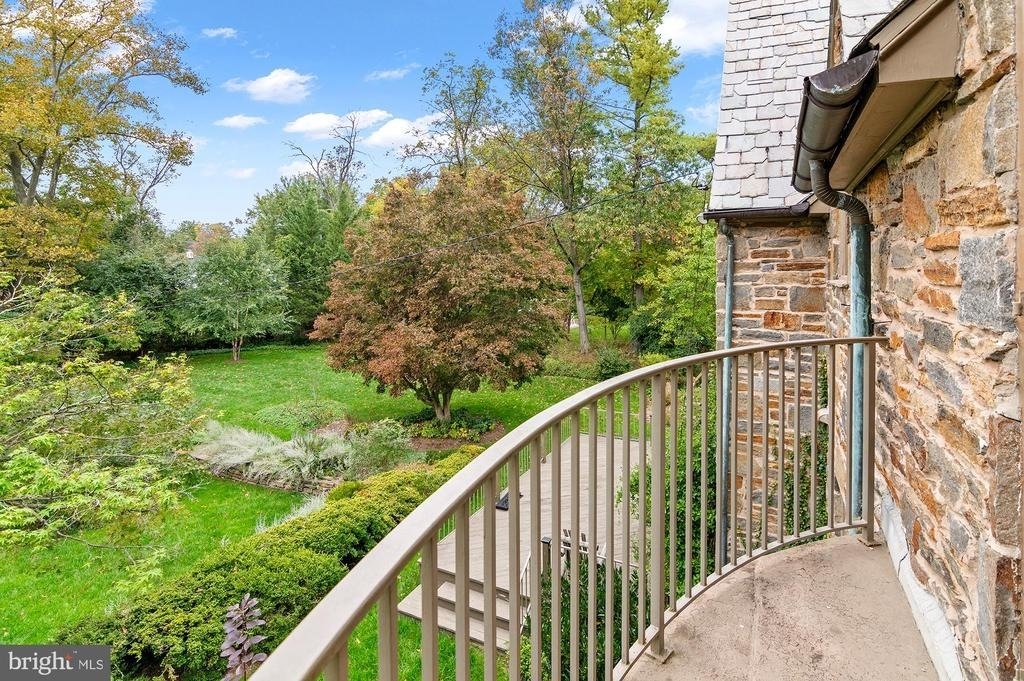 7704 Crossland Road - Photo 28